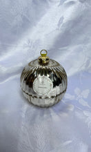 Load image into Gallery viewer, Bauble Candle
